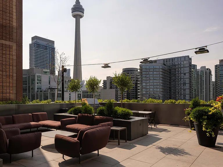 57 Spadina Ave — Photo 39