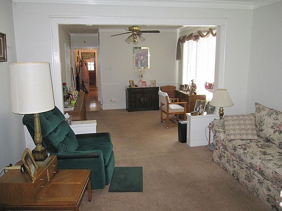 3rd image of 3051 N Nordica Ave