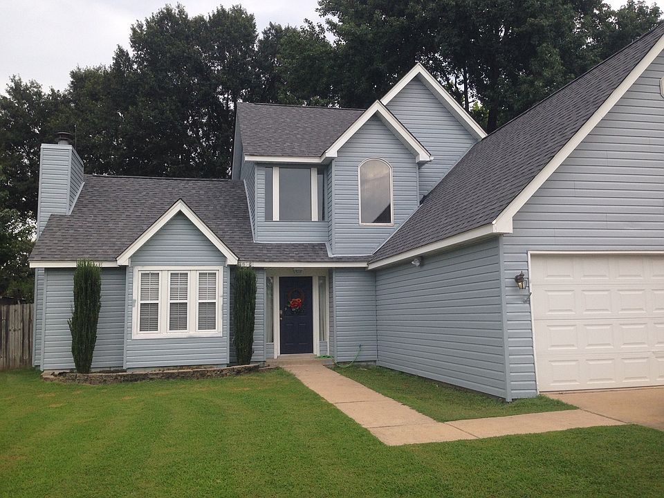 House - corner lot