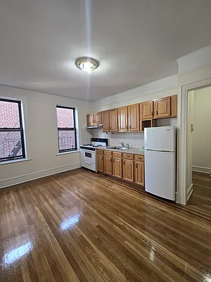 Rented by Aidonis Realty | media 1