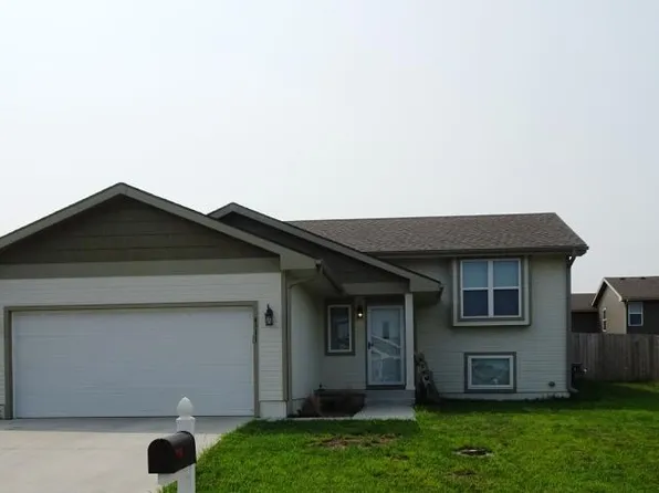 4311 SE Oakleaf Dr, Topeka, KS 66609