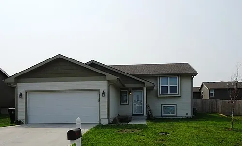 4311 SE Oakleaf Dr Photo 1