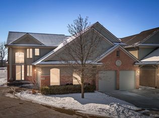 1038 Lorenzo Ct, Troy, MI 48085