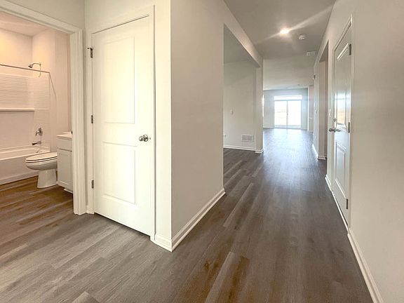2nd image of 1276 Wild Tulip Cir