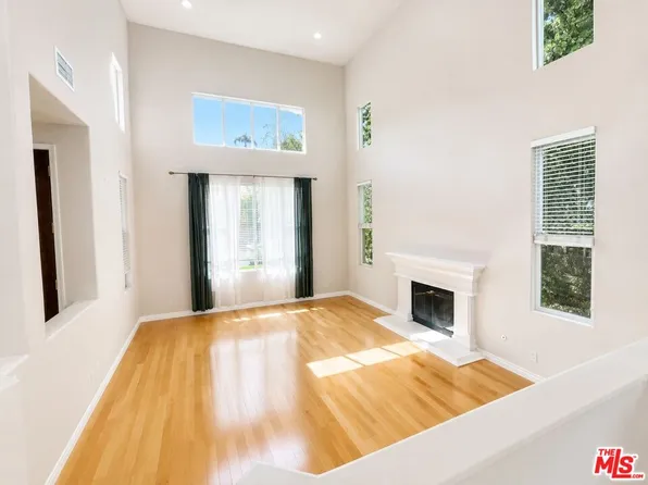 7371 Westcliff Dr, West Hills, CA 91307