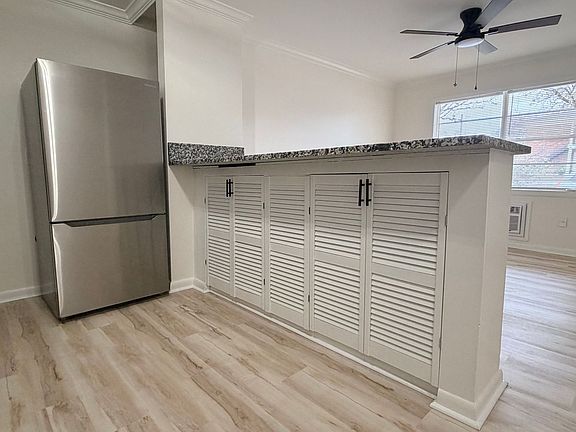 5th image of 220 N Fillmore St APT 10