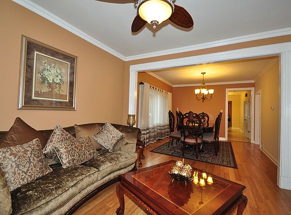 3rd image of 1922 S 61st Ct