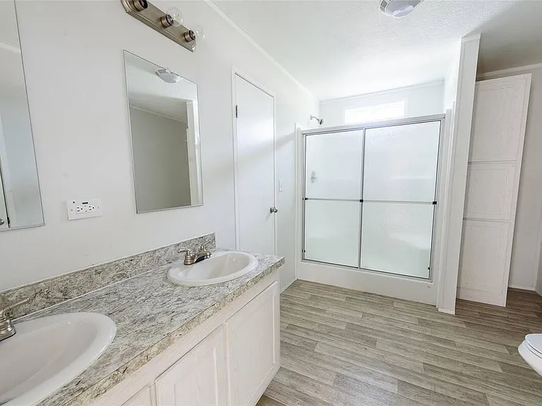 3205 J And J Manor Rd — Photo 8
