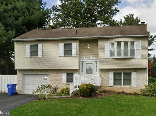 44 Longview Dr, Mechanicsburg, PA 17050
