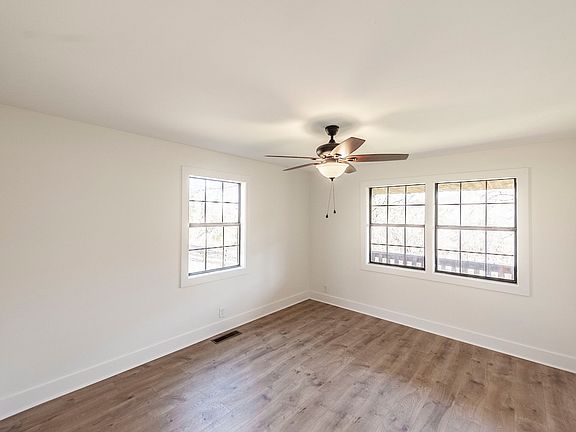 29th image of 655 Cummings Ln