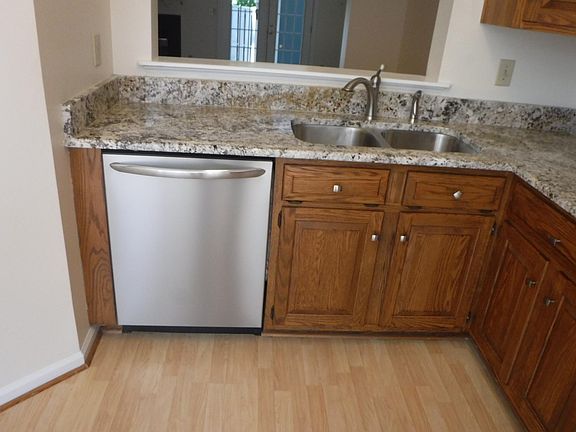 5th image of 205 Clydesdale Dr
