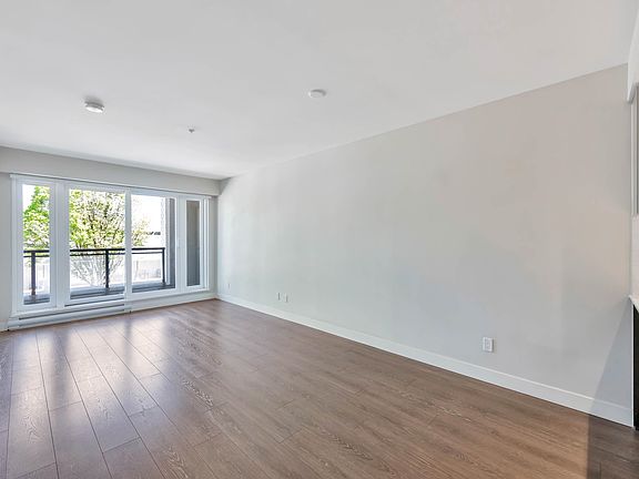 4th image of 1588 Hastings St E #218