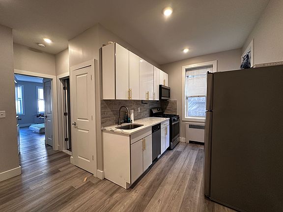 2nd image of 96 Highland Ave APT 105
