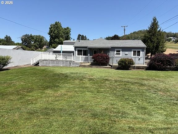 3rd image of 122 Grassy Ln