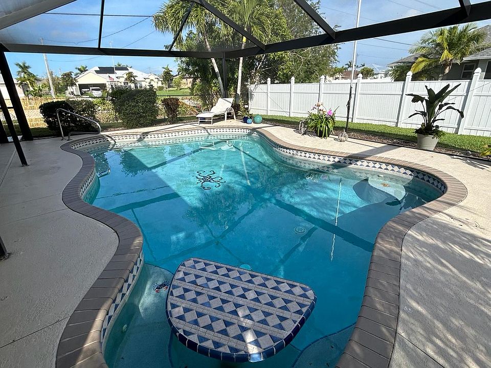 1st image of 2415 SW 39th Ter