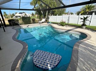2415 SW 39th Ter, Cape Coral, FL 33914