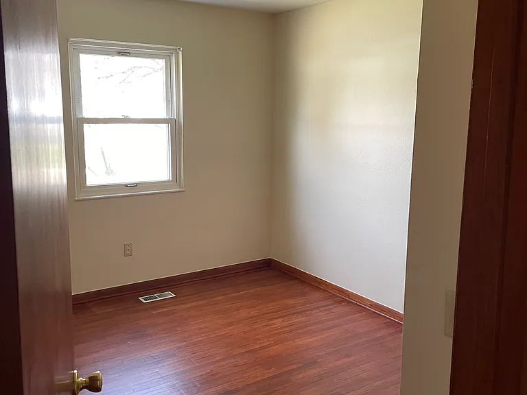 4045 Clover Ridge Ct — Photo 7