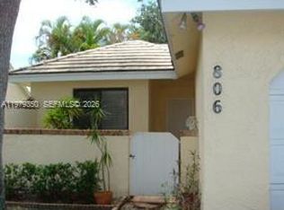 806 Maplewood Dr, Greenacres, FL 33415