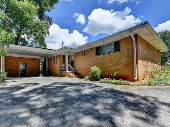 2826 Marlin Dr, Chamblee, GA 30341