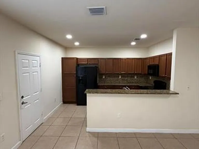 17093 SW 93rd St #Townhouse 17093 — Photo 6