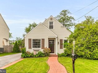 8712 Eddington Rd, Parkville, MD 21234