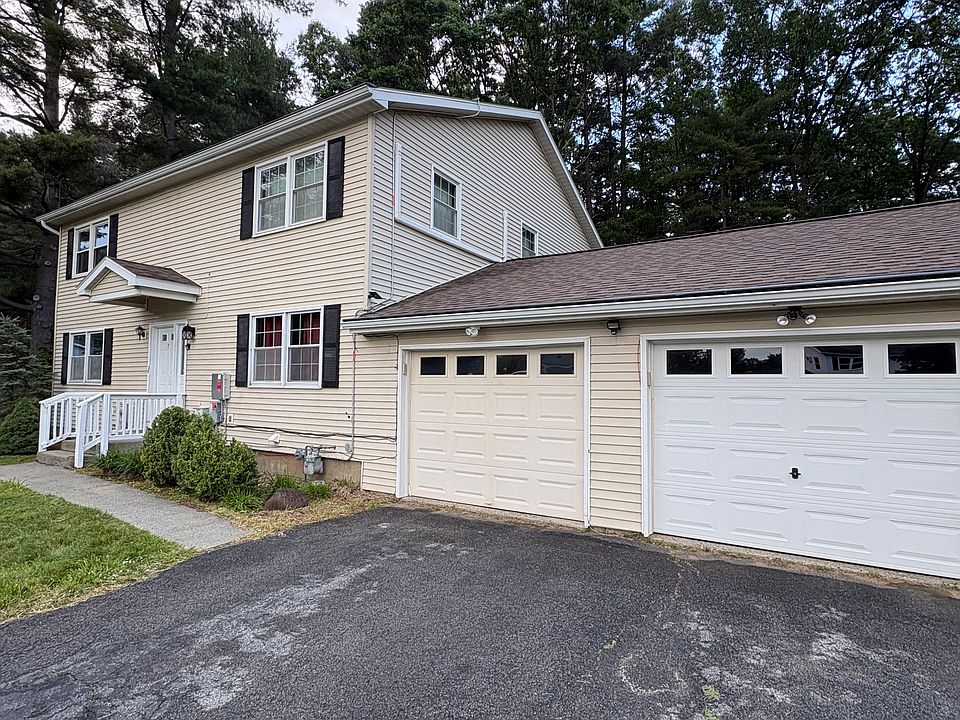 1st image of 7 Woodridge Cir #7A