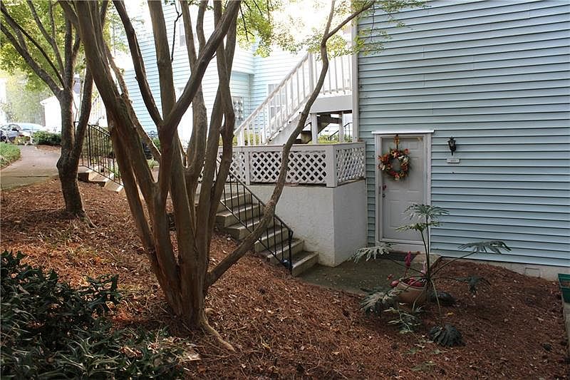 1st image of 402 Glenleaf Dr #402