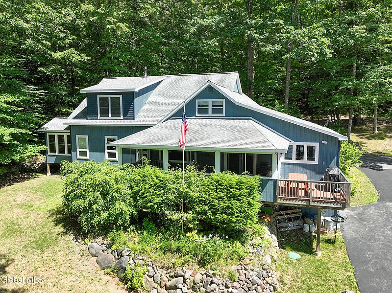 4th image of 1346 S Shore Road