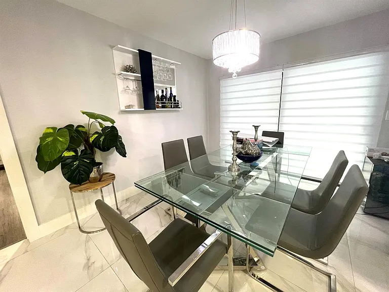 625 W Tropical Way — Photo 11