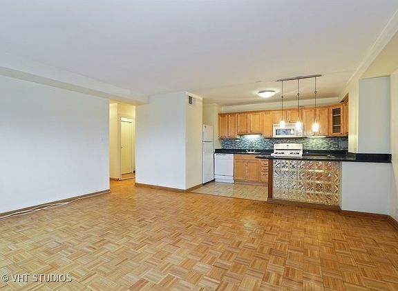 3rd image of 3950 N Lake Shore Dr APT 1116