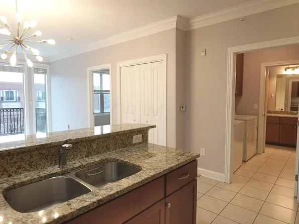 936 Perry St APT 316, Columbus, OH 43215