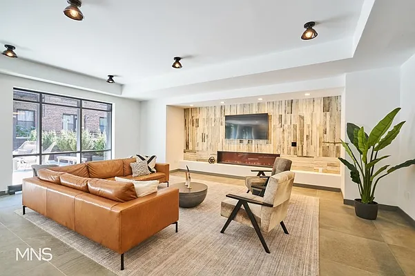 Rented by MNS Marketing | media 8