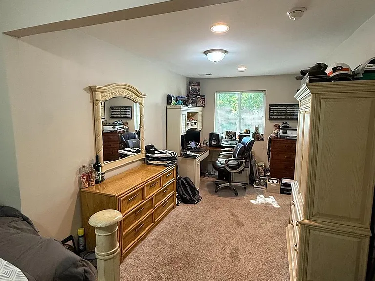 913 Hampton Way — Photo 10