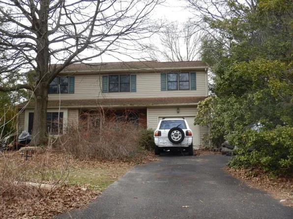 2756 Valley Woods Rd, Hatfield, PA 19440