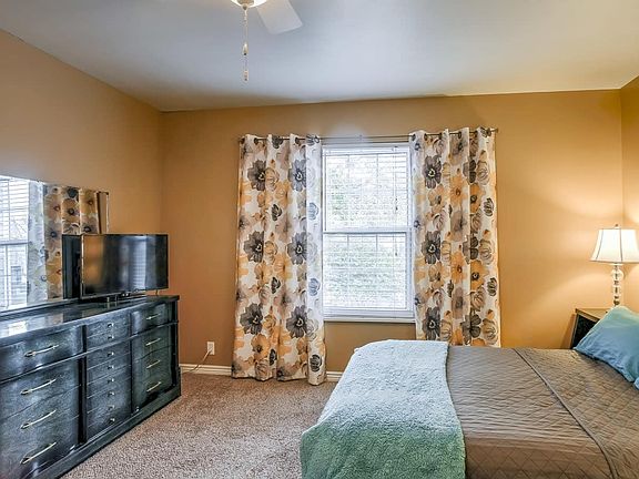 4th image of 1356 W Beacon Hill Dr