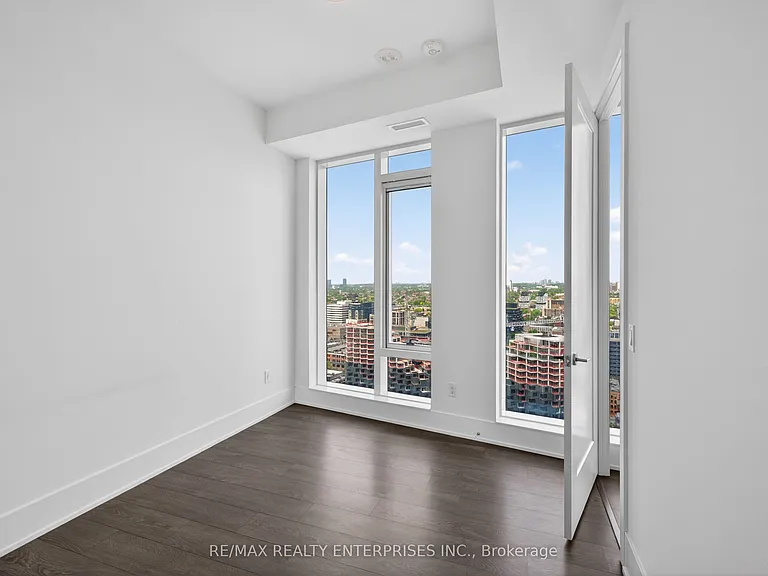 470 Front St W #2306 — Photo 17