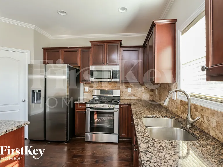 2545 Mossy Rock Pl — Photo 6