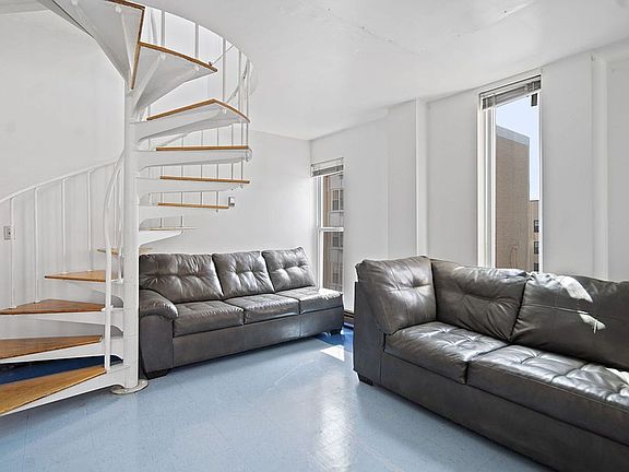 4th image of 401-403 College Ave #401-2
