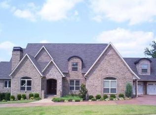 23 W Nottingham Ln, Rogers, AR 72758