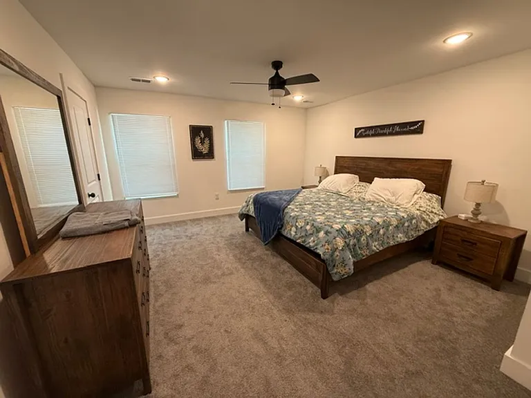 4237 Barnwell St — Photo 10