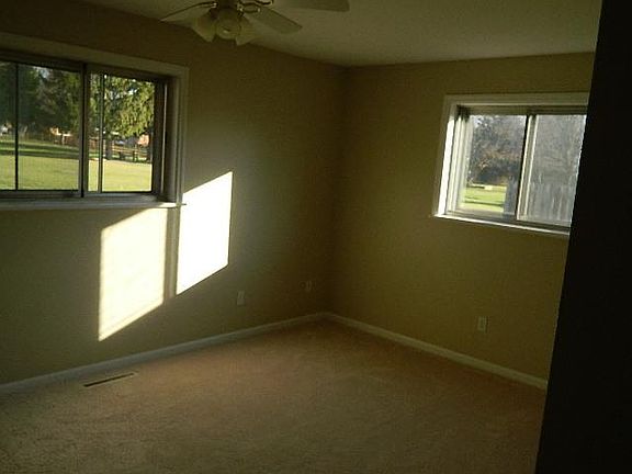 5th image of 817 Britton Ave