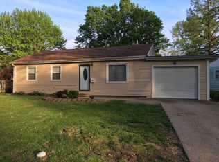 12 Beverly Rd, Springfield, IL 62702