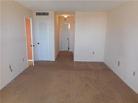 5th image of 1020 Meridian Ave APT 402