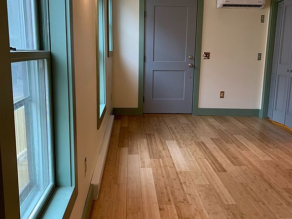 2nd image of 219 N Winooski Ave APT 2