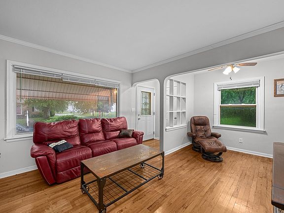 4th image of 2404 Myrtle St