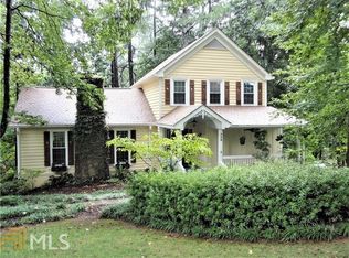 332 Sassafras Rd, Roswell, GA 30076