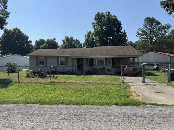 116 Quapaw St, Steele, MO 63877
