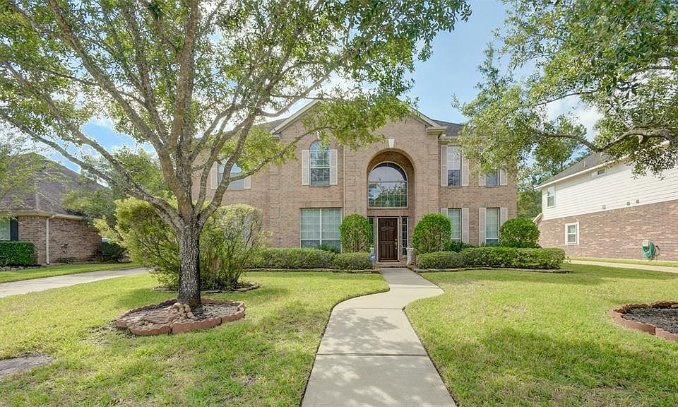1st image of 15423 Stoneridge Park Ln