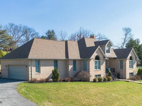 605 Vista Ct, Waynesboro, PA 17268