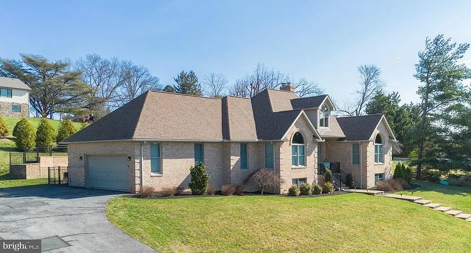 605 Vista Ct photo 1